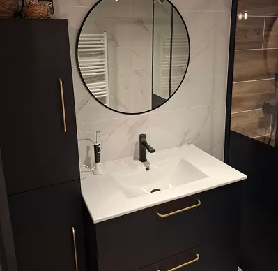 Lavabo suspendu avec miroir rond